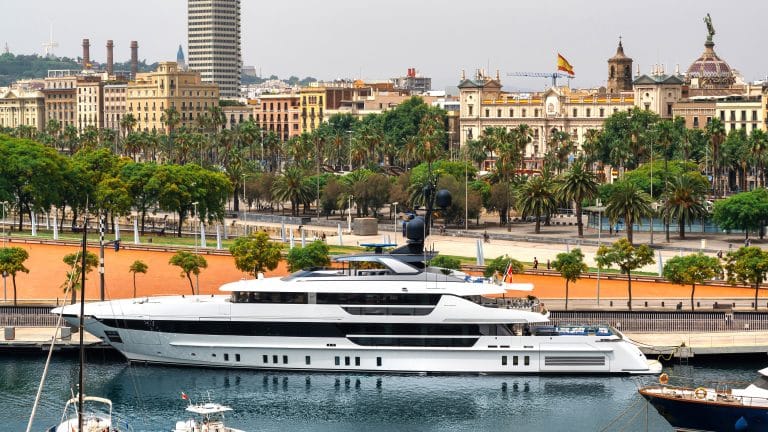 Best Time of Year to Sail in Barcelona: Weather, Sea and Crowds